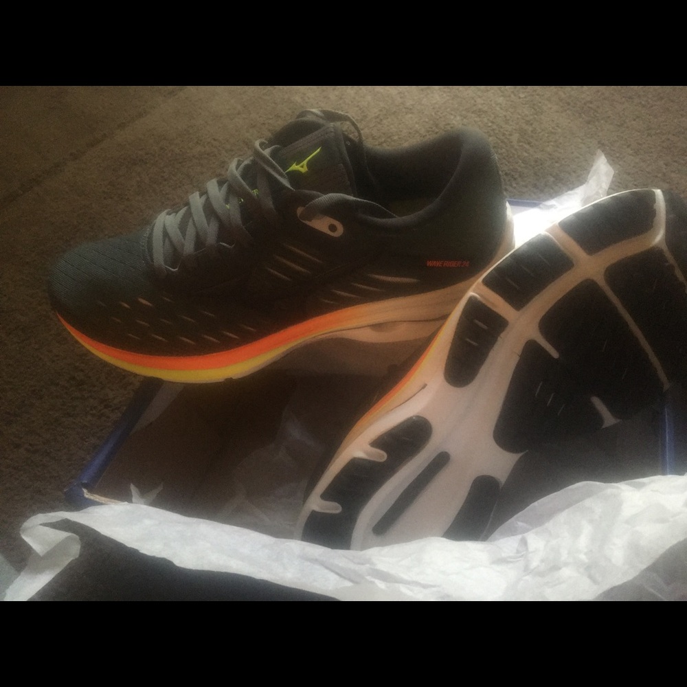 🎉Mizuno WaveRiderNIB